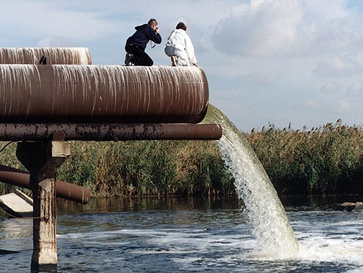 Сбросы отработанной воды из предприятия